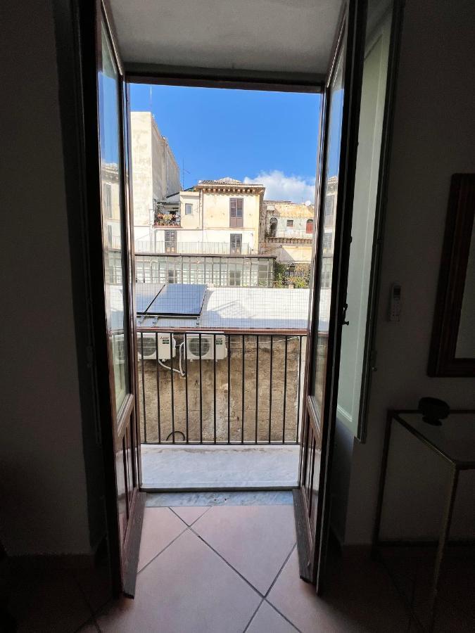 A Ballaro Apartments Palermo Esterno foto
