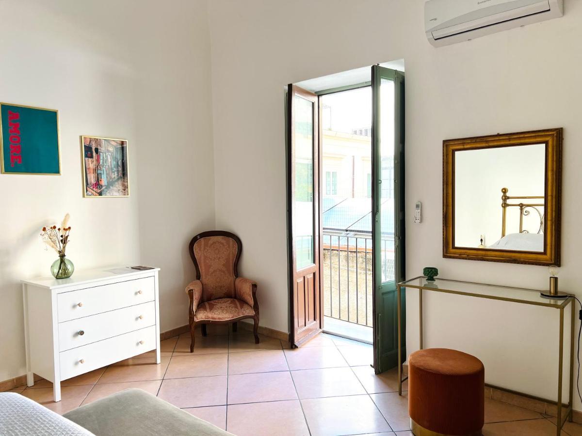 A Ballaro Apartments Palermo Esterno foto