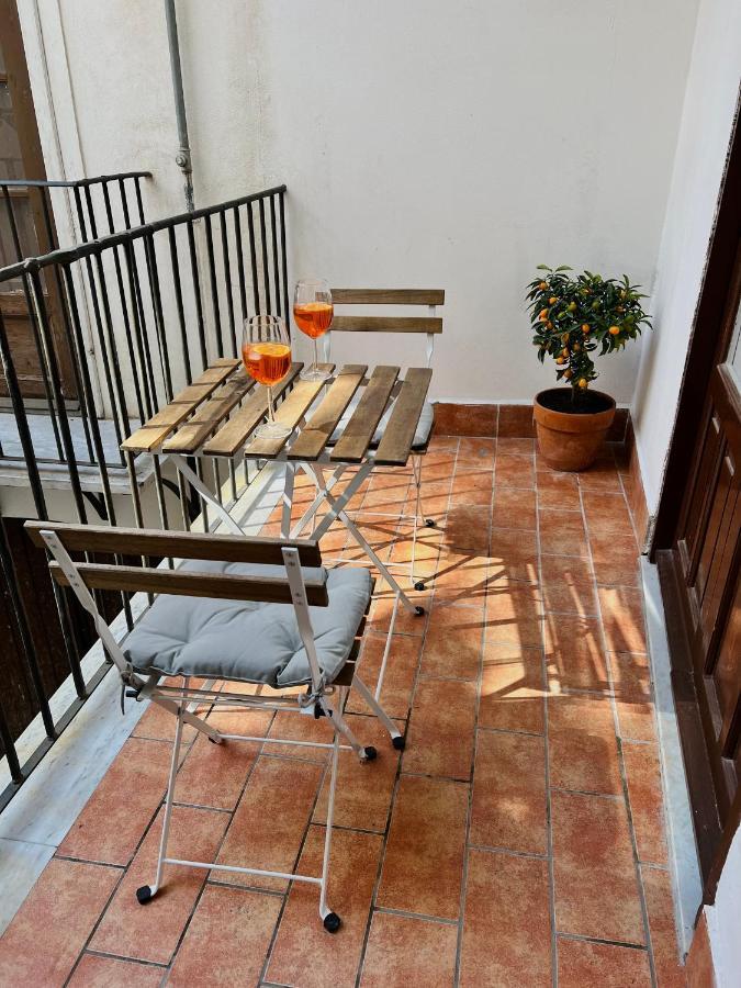 A Ballaro Apartments Palermo Esterno foto